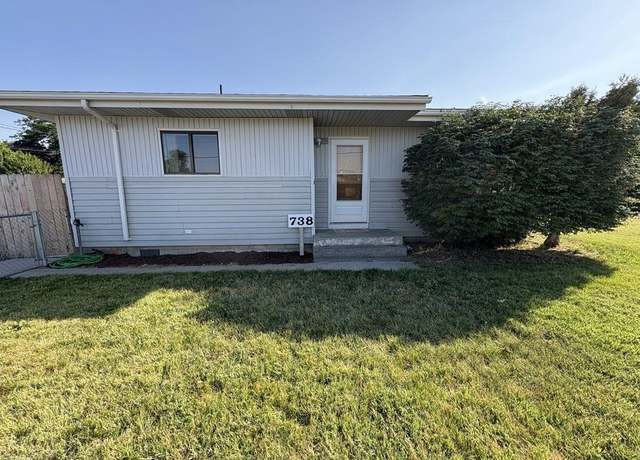 Property at 738 E 6th Ave Unit E 6th, Kennewick, WA 99336, 2 beds, 1 bath