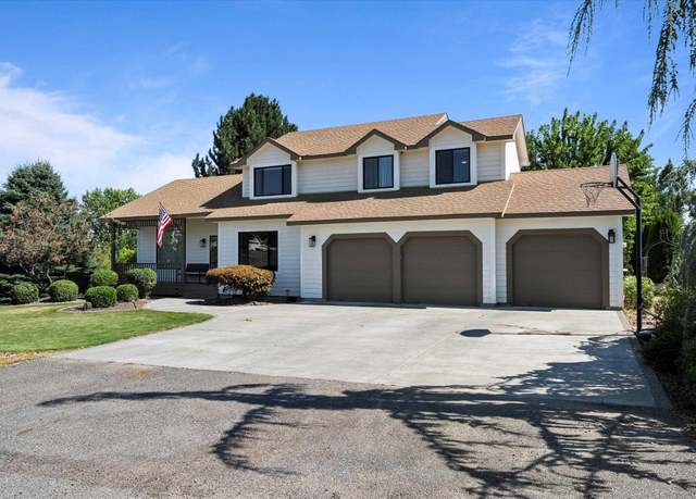 Property at 133 Canterbury Rd, Kennewick, WA 99338, 3 beds, 3 baths