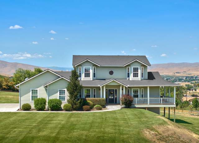 Property at 51 Oakwood Ln, Selah, WA 98942, 5 beds, 0.5 baths