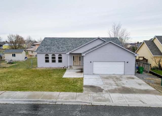 Property at 1810 W 32nd Ave, Kennewick, WA 99337, 3 beds, 2 baths