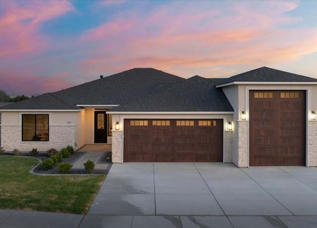 Property at 671 Cortona Way, Richland, WA 99352, 4 beds, 2 baths