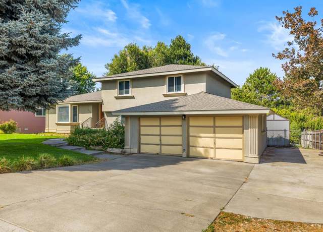 Property at 1124 W 14th Ave, Kennewick, WA 99337, 4 beds, 0.5 baths