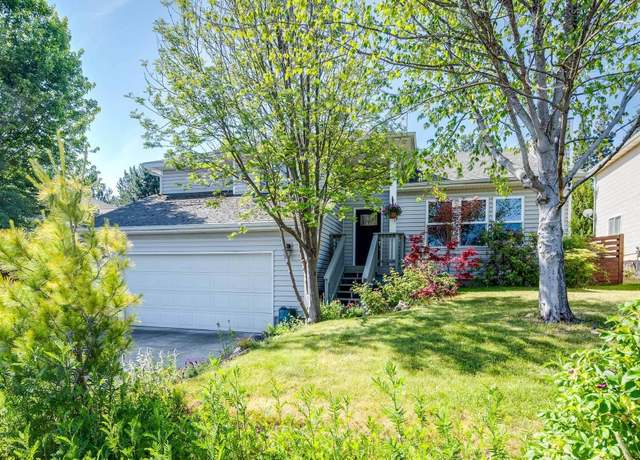 Property at 495 NW Robert St, Pullman, WA 99163, 4 beds, 0.5 baths