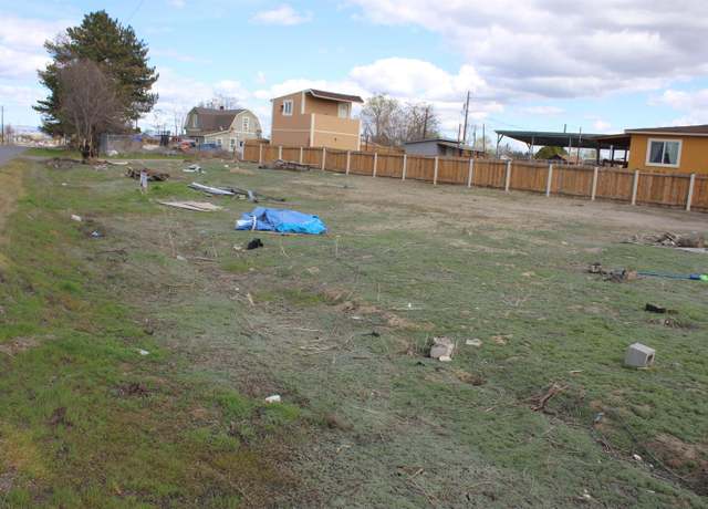 Property at 418 Rose St Unit 29/30, Mabton, WA 98935