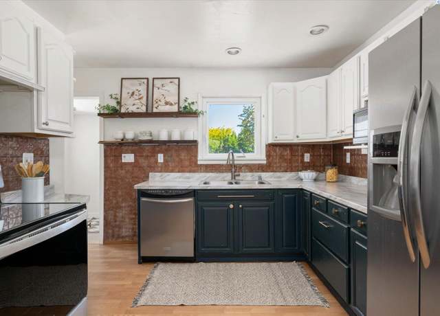Property at 3011 W Hood Ave, Kennewick, WA 99336, 3 beds, 1 bath