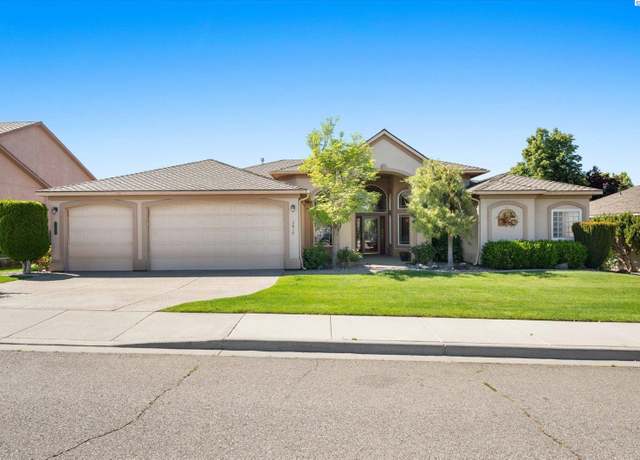 Property at 3610 S Johnson St, Kennewick, WA 99337, 3 beds, 2.5 baths