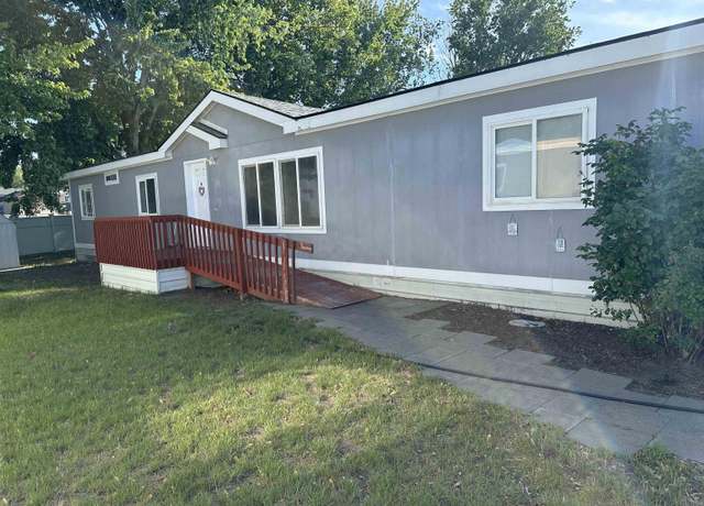 Property at 6633 Desert View Dr, West Richland, WA 99353, 4 beds, 2 baths