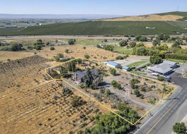 Property at 1381 W Riverside Ave, Sunnyside, WA 98944, 4 beds, 3 baths