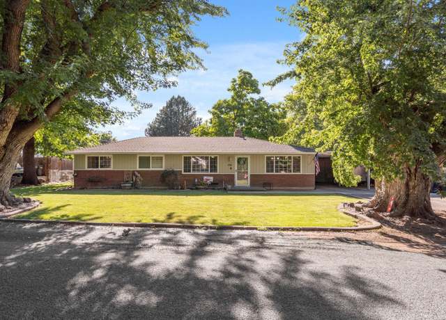 Property at 1043 Elm St, Prosser, WA 99350, 3 beds, 1 bath