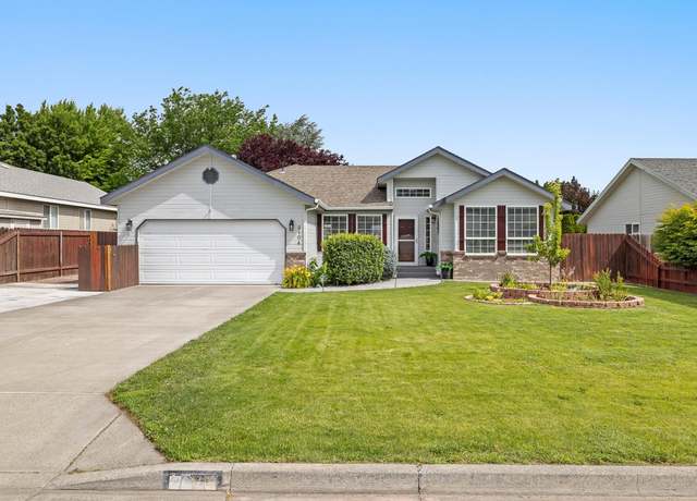 Property at 2104 W 37th Ave, Kennewick, WA 99337, 3 beds, 2 baths