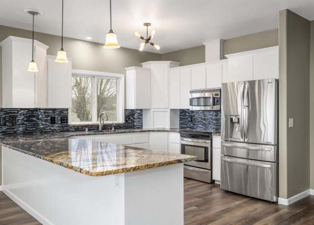 Property at 4340 Rosencrans Rd, West Richland, WA 99353, 5 beds, 3 baths