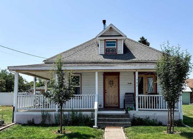 Property at 307 G St, Endicott, WA 99125, 3 beds, 1 bath