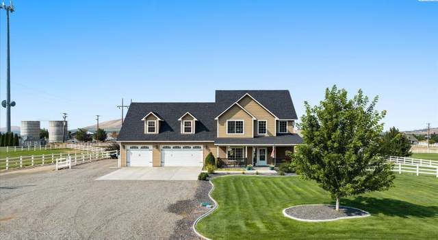 Photo of 88014 E Badger View Dr, Kennewick, WA 99338