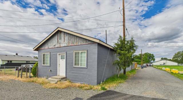 Photo of 304 S Naches Ave, Wapato, WA 98951
