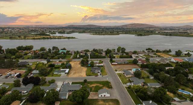Photo of 10033 Locust Ln, Pasco, WA 99301