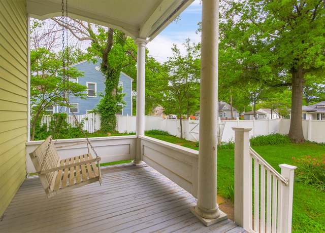 Property at 1026 S Clark St, Mexico, MO 65265, 4 beds, 5 baths