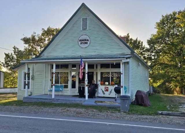 Property at 6768 State Rd D, Portland, MO 65067, 2 beds, 1.5 baths