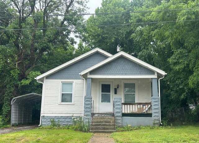 Property at 502 E 9th St, Fulton, MO 65251, 2 beds, 0.5 baths