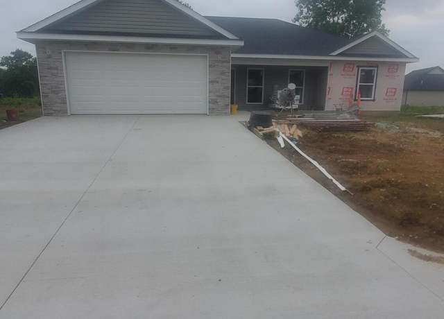 Property at 915 Savannah Ct, Mexico, MO 65265, 3 beds, 2 baths