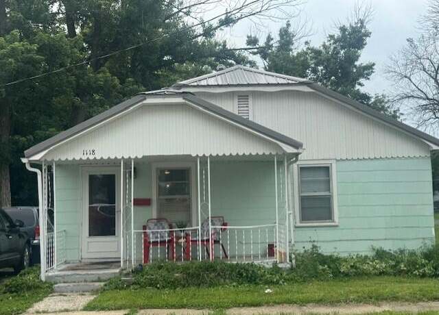 Property at 1118 Harwood St, Mexico, MO 65265, 3 beds, 2 baths