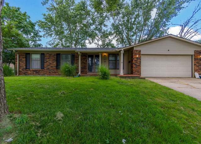 Property at 1802 Providence St, Mexico, MO 65265, 3 beds, 1.5 baths