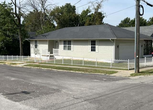 Property at 837 Center St, Fulton, MO 65251, 2 beds, 2.5 baths