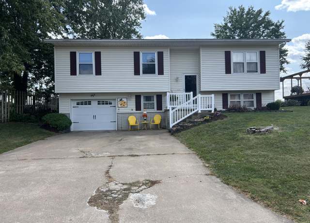 Property at 1604 Eagle Dr, Mexico, MO 65265, 4 beds, 2 baths