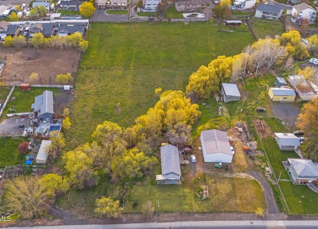 Property at 980 Selah Loop Rd, Selah, WA 98942