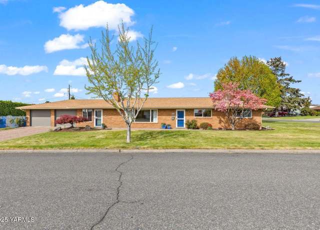 Property at 220 N 42nd Ave, Yakima, WA 98908, 3 beds, 2 baths