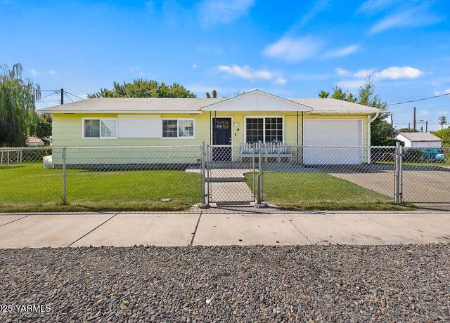 Property at 206 Franklin Ave, Toppenish, WA 98948, 3 beds, 1.5 baths