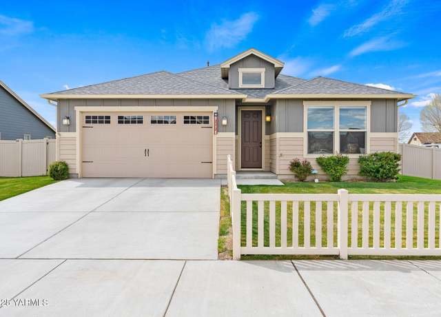 Property at 212 Bravo St, Moxee, WA 98936, 3 beds, 2 baths