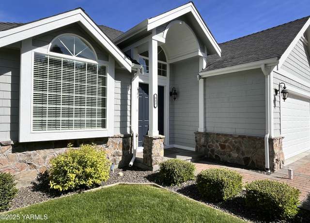 Property at 813 N 50th Ave, Yakima, WA 98908, 3 beds, 2.5 baths