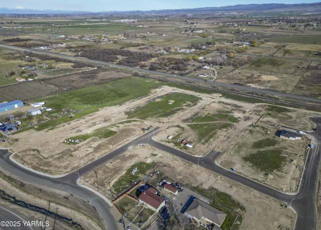 Property at 408 Hogan St Lot 28, Sunnyside, WA 98944
