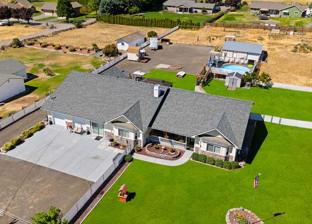 Property at 206 S Pear Ave, Yakima, WA 98908, 4 beds, 3 baths