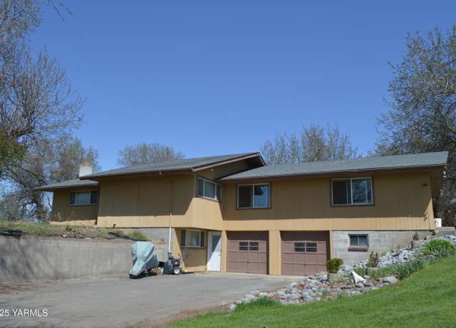 Property at 290 Galloway Dr, Yakima, WA 98908, 4 beds, 1.5 baths