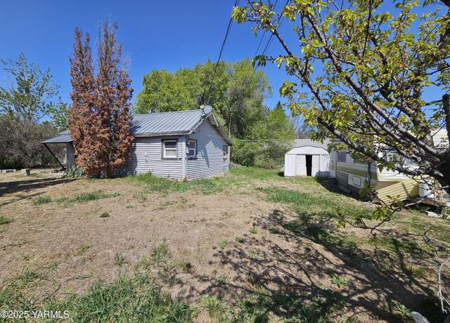 Property at 10585 US Hwy 12 Hwy, Naches, WA 98937, 2 beds, 1 bath