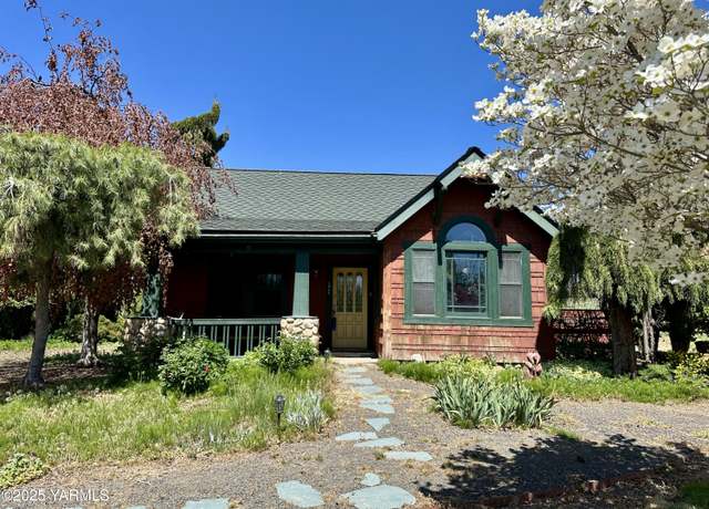 Property at 1465 Cook Rd, Yakima, WA 98908, 3 beds, 2 baths