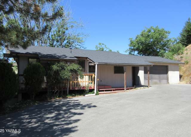 Property at 302 N 82nd Ave, Yakima, WA 98908, 3 beds, 2 baths
