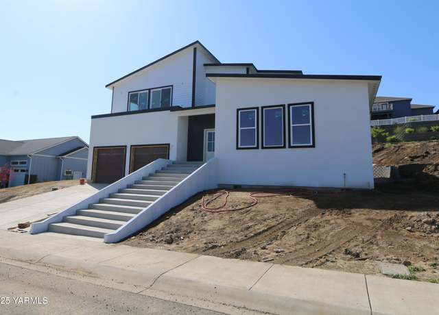 Property at 1106 Heritage Hills Ln, Selah, WA 98942, 4 beds, 3.5 baths