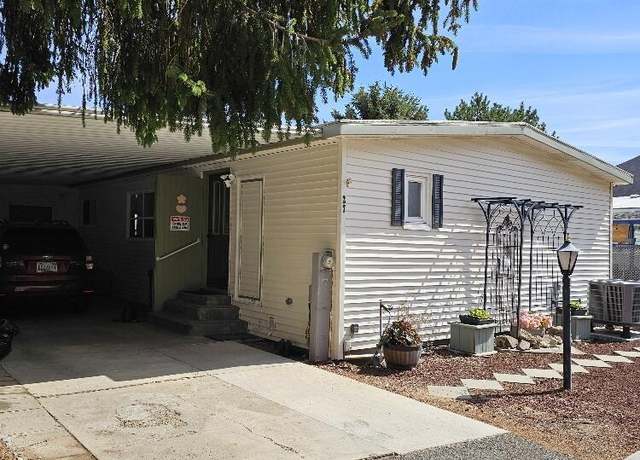 Property at 27 Leisure Hill Dr, Union Gap, WA 98903, 2 beds, 2 baths