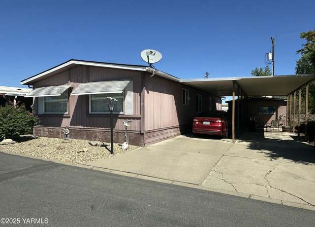 Property at 18 W Washington Ave #11, Yakima, WA 98903, 3 beds, 2 baths