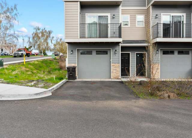 Property at 2600 Racquet Ln #1, Yakima, WA 98902, 3 beds, 2.5 baths