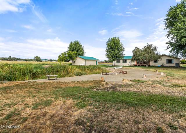 Property at 2715 Riverside Rd, Yakima, WA 98901, 3 beds, 1.5 baths