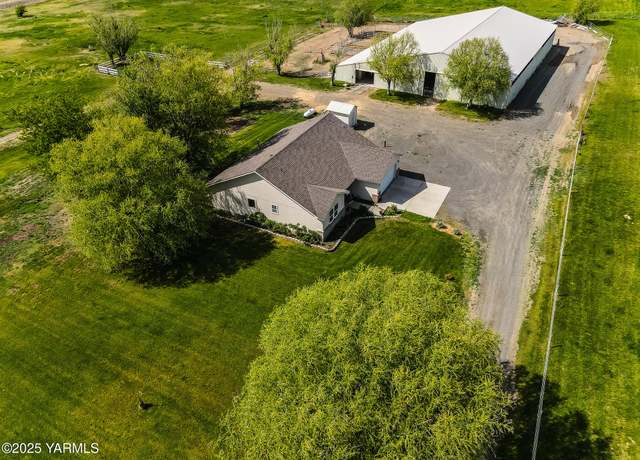 Property at 131 Latigo Ln, Yakima, WA 98901, 3 beds, 2 baths