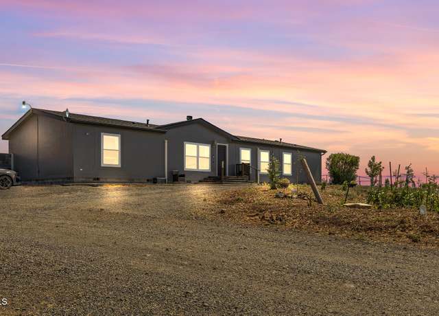 Property at 1031 Solar Ln, Yakima, WA 98901, 4 beds, 2 baths