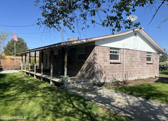 Property at 3311 N Wenas Rd, Selah, WA 98942, 3 beds, 1 bath