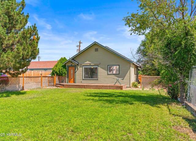 Property at 1105 Landon Ave, Yakima, WA 98902, 3 beds, 2 baths