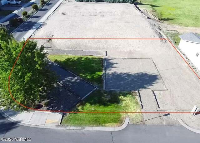 Property at 801 Fountain Blvd, Zillah, WA 98953