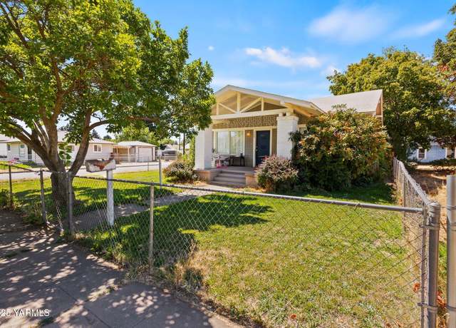 Property at 720 S 8th Ave, Yakima, WA 98901, 3 beds, 2 baths