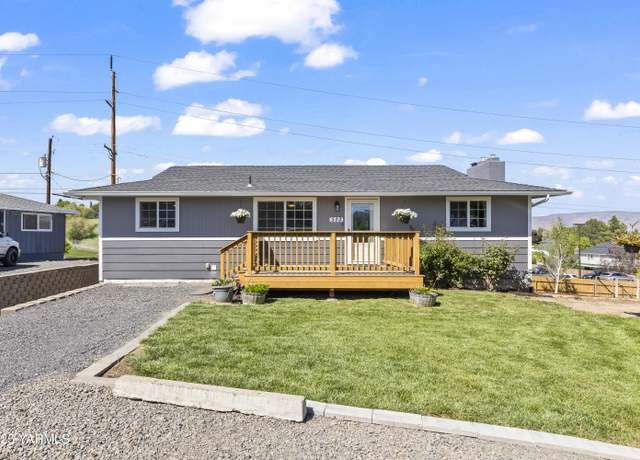Property at 513 Viewcrest Pl, Selah, WA 98942, 4 beds, 2 baths